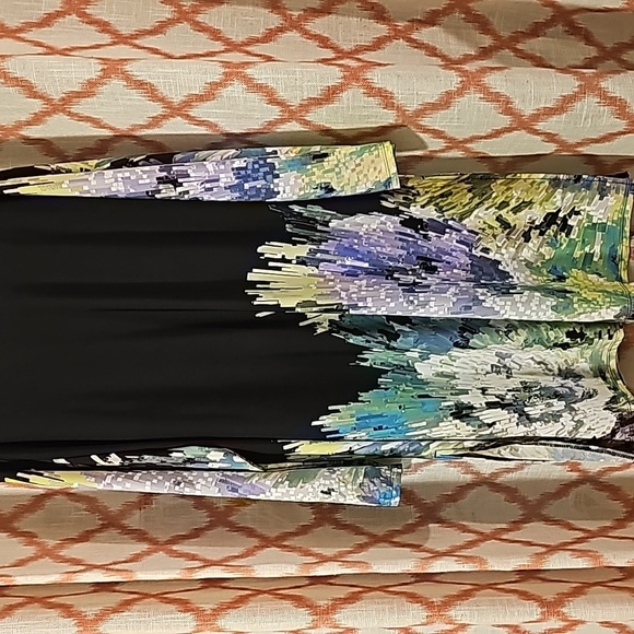 Women's Dress - Picture 6 of 7